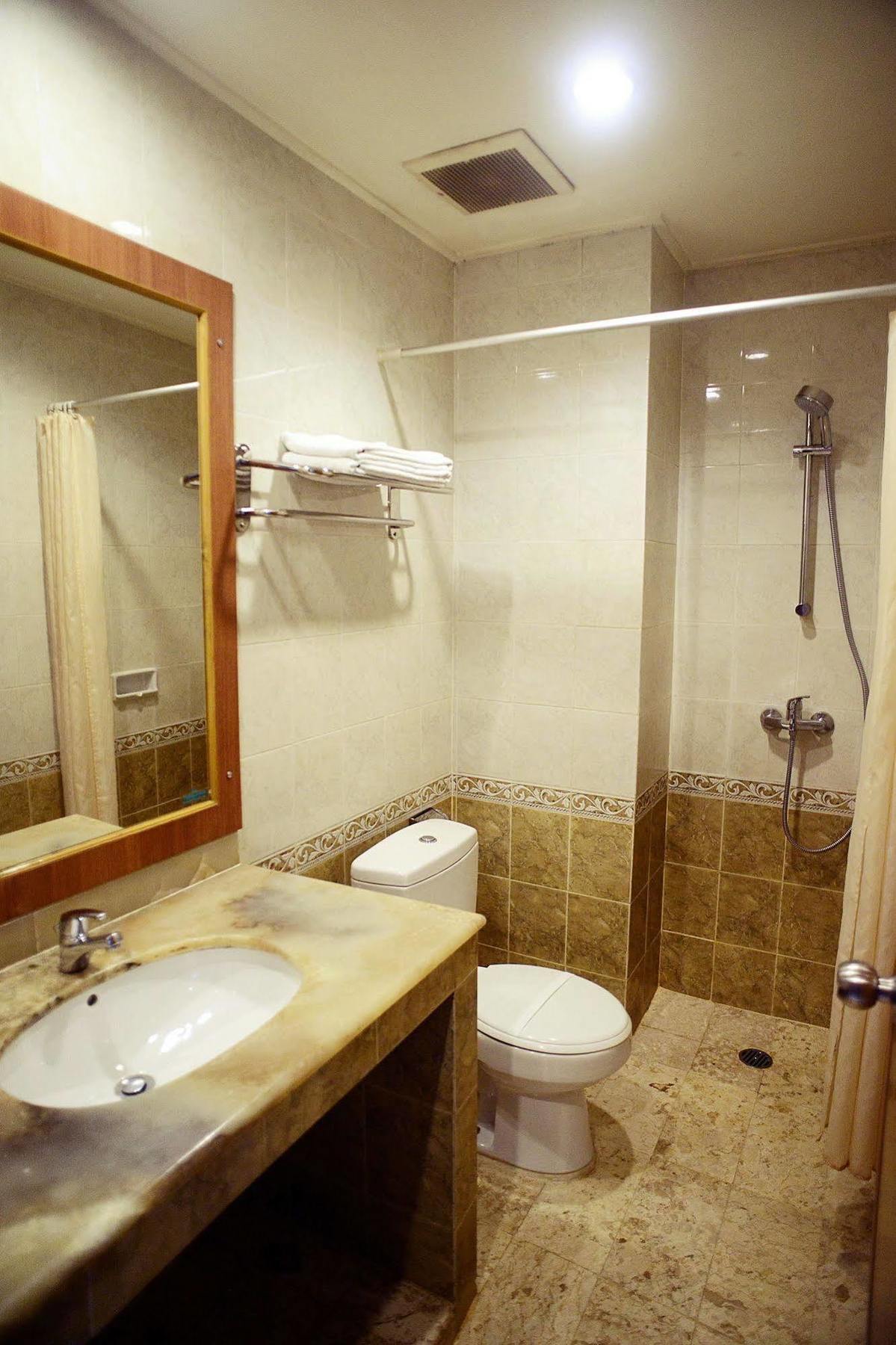 Hotel Anugerah Palembang Exterior photo