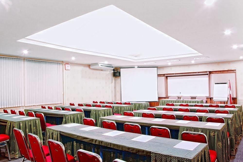Hotel Anugerah Palembang Exterior photo